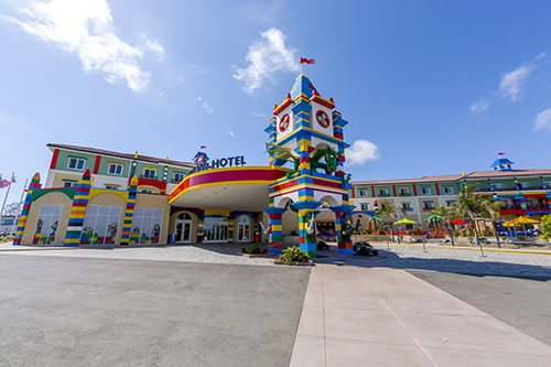 Lego-Hotel-Front-Entrance_LLC_500x333